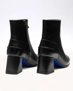 In Corio Bottines><noscript><img width=