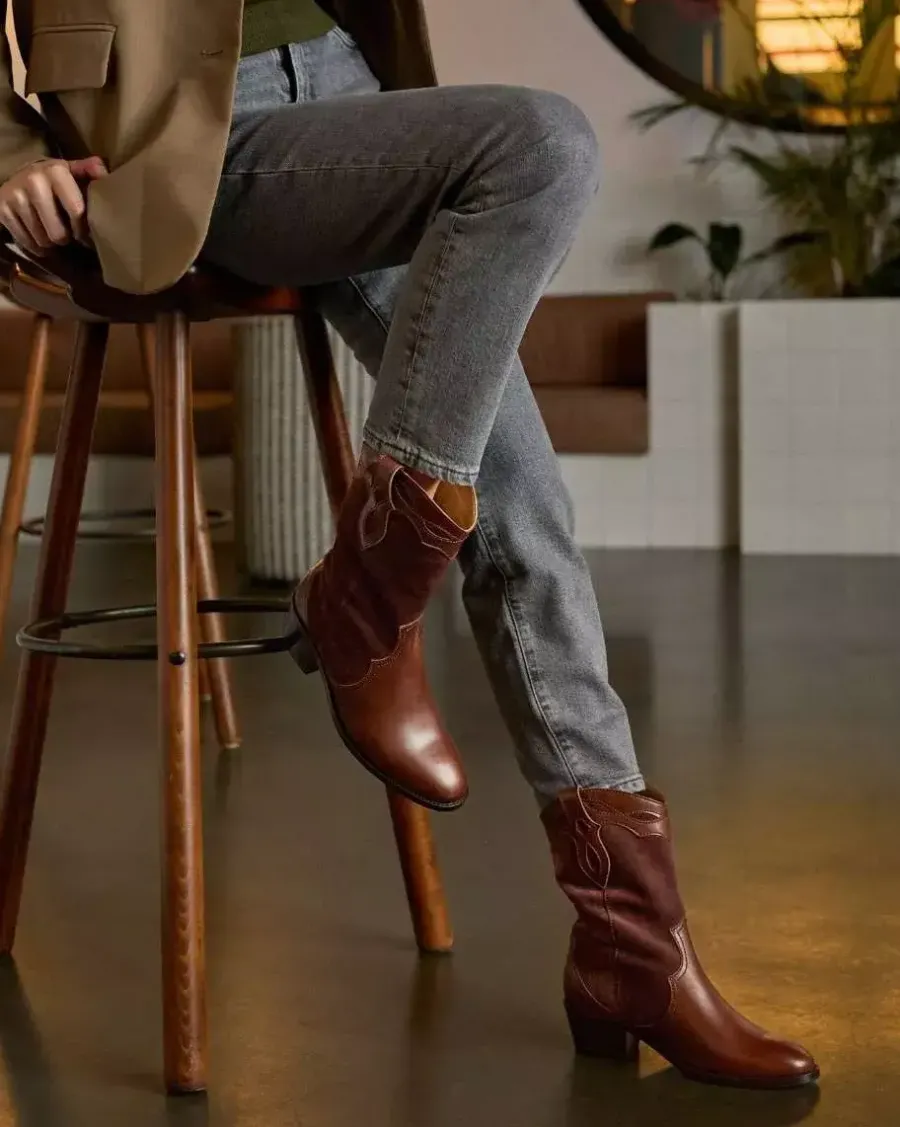 In Corio Bottines>PHOEBE